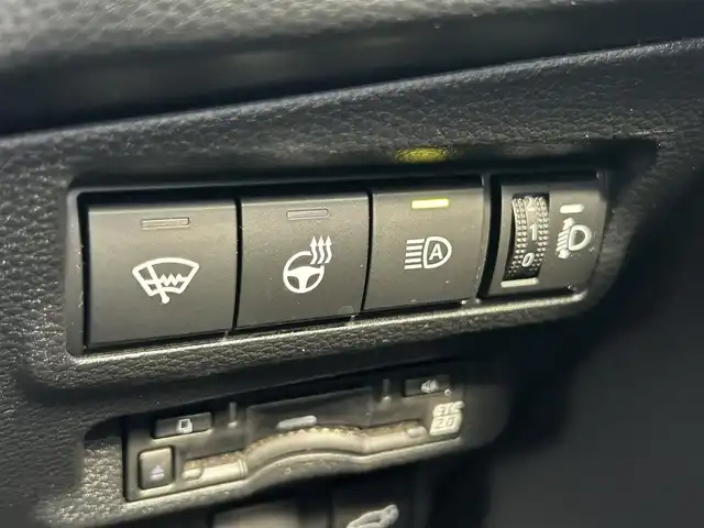 トヨタ カローラ クロス ハイブリッド Z 熊本県 2025(令7)年 0.7万km アティチュードブラックマイカ/プラチナホワイトパールマイカ パノラマルーフ/純正10.5インチディスプレイオーディオ/（Bluetooth/フルセグTV）/パノラミックビューモニター/ブラインドスポットモニター/電動リアゲート/レーダークルーズコントロール/LEDヘッドライト/ハーフレザーシート/シートヒーター/純正18インチナビ/スマートキー/ETC2.0