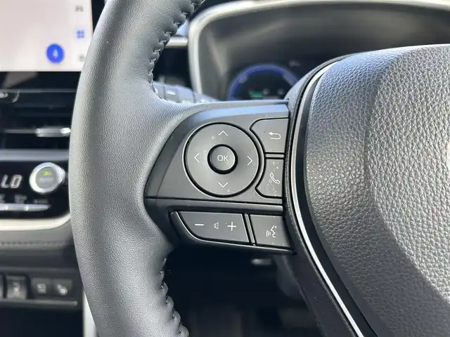 トヨタ カローラ クロス ハイブリッド Z 熊本県 2025(令7)年 0.7万km アティチュードブラックマイカ/プラチナホワイトパールマイカ パノラマルーフ/純正10.5インチディスプレイオーディオ/（Bluetooth/フルセグTV）/パノラミックビューモニター/ブラインドスポットモニター/電動リアゲート/レーダークルーズコントロール/LEDヘッドライト/ハーフレザーシート/シートヒーター/純正18インチナビ/スマートキー/ETC2.0