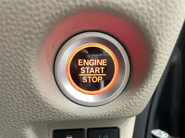 ホンダ Ｎ ＢＯＸ G ホンダセンシング 鹿児島県 2018(平30)年 3.3万km ブリティッシュグリーンP 純正ナビ/(フルセグTV/Bluetooth/DVD/CD)　/バックカメラ　/ドライブレコーダー　/ホンダセンシング/　・衝突軽減ブレーキ/　・誤発進抑制機能/　・路外逸脱抑制機能/　・アダプティブクルーズコントロール/　・先行車発進お知らせ/　・標識認識機能/　・オートハイビーム　/後方コーナーセンサー　/電動格納ミラー/両側スライドドア/チップアップシート/ドアバイザー/LEDヘッドライト/純正フロアマット/スマートキー/プッシュスタート