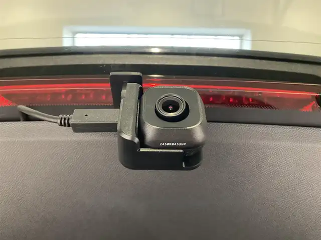 プジョー プジョー ２００８ GT 熊本県 2024(令6)年 0.3万km 白Ⅱ スマートキー/プッシュスタート/ETC/前後ドライブレコーダー/レーンキープアシスト/パーキングセンサー/標識認識/アクティブセーフティブレーキ/ブラインドスポットモニター/アダプティブライト/アテンションアラート/インテリジェントハイビーム/ハーフレザーシート/D席パワーシート/シートヒーター/純正LEDヘッドライト/ワイヤレス充電