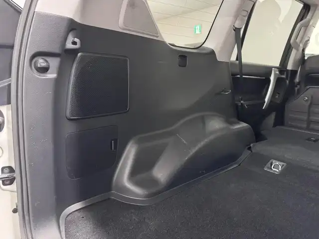 トヨタ ランドクルーザー プラド TX Lパッケージ 三重県 2020(令2)年 6万km ホワイトパールクリスタルシャイン ガソリン/パートタイム4WD/MTモード付フロア6AT/【OP】純正 8インチナビ /（AM/FM/CD/DVD/Blu-ray/SDREC/SD/USB/Bluetooth/AUX/TV）/バックカメラ/ドライブレコーダー 前方/ビルトイン ETC2.0/Toyota Safety Sense/・プリクラッシュセーフティ［PCS］/・レーンディパーチャーアラート［LDA］/・レーダークルコン/・オートハイビーム［AHB］/・【OP】クリアランスソナー＆バックソナー/・トラクションコントロールシステム/装備/・【OP】電動ムーンルーフ/・【OP】ルーフレール（ブラック）/・本革シート（ブラック）/・シートヒーター/ベンチレーション（D/N）/・パワーシート（D8way&ランバーサポート/N4way）/・オートライト/・LED ヘッドランプ＆フロントフォグランプ/・ヘッドライトウォッシャー/・ステアリングスイッチ/・雨滴感応式フロントワイパー/・【OP】純正19inAW/・プッシュスタート/・スマートキーx2/・保/取/ナビ取/など