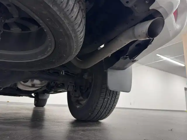 トヨタ ランドクルーザー プラド TX Lパッケージ 三重県 2020(令2)年 6万km ホワイトパールクリスタルシャイン ガソリン/パートタイム4WD/MTモード付フロア6AT/【OP】純正 8インチナビ /（AM/FM/CD/DVD/Blu-ray/SDREC/SD/USB/Bluetooth/AUX/TV）/バックカメラ/ドライブレコーダー 前方/ビルトイン ETC2.0/Toyota Safety Sense/・プリクラッシュセーフティ［PCS］/・レーンディパーチャーアラート［LDA］/・レーダークルコン/・オートハイビーム［AHB］/・【OP】クリアランスソナー＆バックソナー/・トラクションコントロールシステム/装備/・【OP】電動ムーンルーフ/・【OP】ルーフレール（ブラック）/・本革シート（ブラック）/・シートヒーター/ベンチレーション（D/N）/・パワーシート（D8way&ランバーサポート/N4way）/・オートライト/・LED ヘッドランプ＆フロントフォグランプ/・ヘッドライトウォッシャー/・ステアリングスイッチ/・雨滴感応式フロントワイパー/・【OP】純正19inAW/・プッシュスタート/・スマートキーx2/・保/取/ナビ取/など