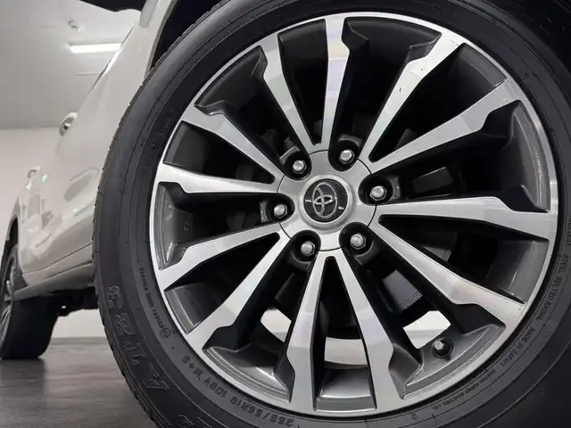 トヨタ ランドクルーザー プラド TX Lパッケージ 三重県 2020(令2)年 6万km ホワイトパールクリスタルシャイン ガソリン/パートタイム4WD/MTモード付フロア6AT/【OP】純正 8インチナビ /（AM/FM/CD/DVD/Blu-ray/SDREC/SD/USB/Bluetooth/AUX/TV）/バックカメラ/ドライブレコーダー 前方/ビルトイン ETC2.0/Toyota Safety Sense/・プリクラッシュセーフティ［PCS］/・レーンディパーチャーアラート［LDA］/・レーダークルコン/・オートハイビーム［AHB］/・【OP】クリアランスソナー＆バックソナー/・トラクションコントロールシステム/装備/・【OP】電動ムーンルーフ/・【OP】ルーフレール（ブラック）/・本革シート（ブラック）/・シートヒーター/ベンチレーション（D/N）/・パワーシート（D8way&ランバーサポート/N4way）/・オートライト/・LED ヘッドランプ＆フロントフォグランプ/・ヘッドライトウォッシャー/・ステアリングスイッチ/・雨滴感応式フロントワイパー/・【OP】純正19inAW/・プッシュスタート/・スマートキーx2/・保/取/ナビ取/など