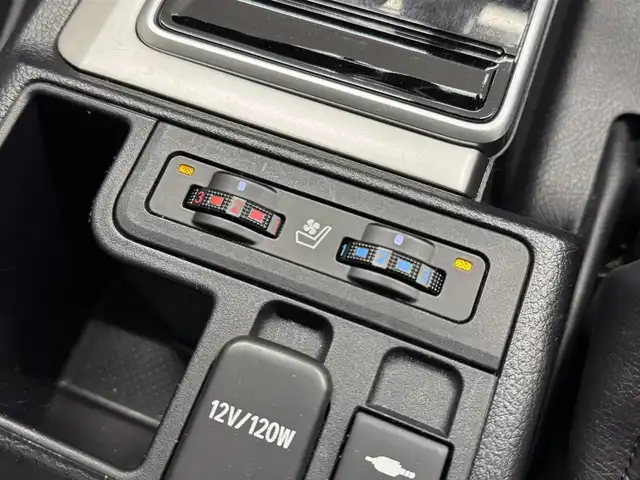 トヨタ ランドクルーザー プラド TX Lパッケージ 三重県 2020(令2)年 6万km ホワイトパールクリスタルシャイン ガソリン/パートタイム4WD/MTモード付フロア6AT/【OP】純正 8インチナビ /（AM/FM/CD/DVD/Blu-ray/SDREC/SD/USB/Bluetooth/AUX/TV）/バックカメラ/ドライブレコーダー 前方/ビルトイン ETC2.0/Toyota Safety Sense/・プリクラッシュセーフティ［PCS］/・レーンディパーチャーアラート［LDA］/・レーダークルコン/・オートハイビーム［AHB］/・【OP】クリアランスソナー＆バックソナー/・トラクションコントロールシステム/装備/・【OP】電動ムーンルーフ/・【OP】ルーフレール（ブラック）/・本革シート（ブラック）/・シートヒーター/ベンチレーション（D/N）/・パワーシート（D8way&ランバーサポート/N4way）/・オートライト/・LED ヘッドランプ＆フロントフォグランプ/・ヘッドライトウォッシャー/・ステアリングスイッチ/・雨滴感応式フロントワイパー/・【OP】純正19inAW/・プッシュスタート/・スマートキーx2/・保/取/ナビ取/など