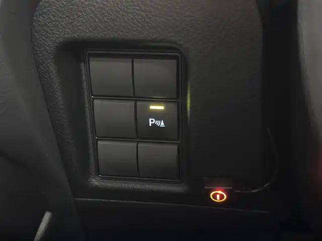 トヨタ ランドクルーザー プラド TX Lパッケージ 三重県 2020(令2)年 6万km ホワイトパールクリスタルシャイン ガソリン/パートタイム4WD/MTモード付フロア6AT/【OP】純正 8インチナビ /（AM/FM/CD/DVD/Blu-ray/SDREC/SD/USB/Bluetooth/AUX/TV）/バックカメラ/ドライブレコーダー 前方/ビルトイン ETC2.0/Toyota Safety Sense/・プリクラッシュセーフティ［PCS］/・レーンディパーチャーアラート［LDA］/・レーダークルコン/・オートハイビーム［AHB］/・【OP】クリアランスソナー＆バックソナー/・トラクションコントロールシステム/装備/・【OP】電動ムーンルーフ/・【OP】ルーフレール（ブラック）/・本革シート（ブラック）/・シートヒーター/ベンチレーション（D/N）/・パワーシート（D8way&ランバーサポート/N4way）/・オートライト/・LED ヘッドランプ＆フロントフォグランプ/・ヘッドライトウォッシャー/・ステアリングスイッチ/・雨滴感応式フロントワイパー/・【OP】純正19inAW/・プッシュスタート/・スマートキーx2/・保/取/ナビ取/など