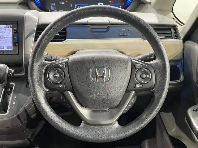 ホンダ フリード G ホンダセンシング 愛知県 2016(平28)年 5.1万km ブルーホライゾンM 純正ナビ/（フルセグTV/Bluetooth/AM/FM）/衝突軽減ブレーキ/レーダークルーズコントロール/両側パワースライドドア/ビルトインETC/バックカメラ/ドライブレコーダー/レーンキープアシスト/アイドリングストップ/プッシュスタート/スマートキー/純正フロアマット/アクセサリーソケット/後席サンバイザー