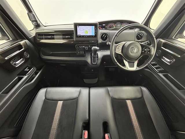 ホンダ Ｎ ＢＯＸ カスタム G L ターボ ホンダセンシング 岡山県 2019(令1)年 4万km プラチナホワイトパール 純正ナビ/【Bluetooth/フルセグTV/CD/DVD/USB接続】/型番:VXM-204VFi/前席シートヒーター/ハーフレザーシート/バックカメラ　/ビルトインＥＴＣ/パドルシフト/両側パワースライドドア/レーダークルーズコントロール/衝突軽減ブレーキシステム/ＬＥＤヘッドライト/LEDフォグランプ/後席サンシェイド/純正フロアマット/純正15インチアルミホイール/プッシュスタート/スマートキー×2/エンジンスターター×1/取扱説明書/ナビ取扱説明書