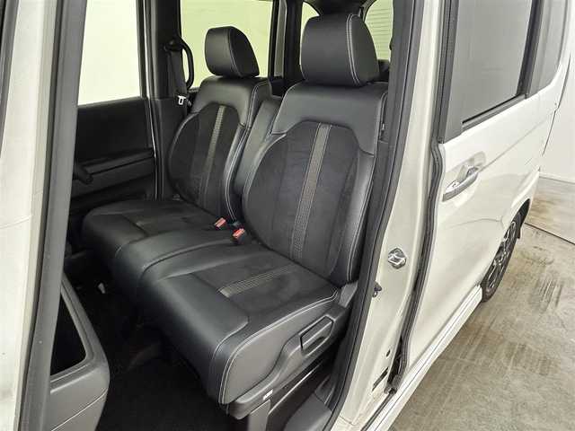 ホンダ Ｎ ＢＯＸ カスタム G L ターボ ホンダセンシング 岡山県 2019(令1)年 4万km プラチナホワイトパール 純正ナビ/【Bluetooth/フルセグTV/CD/DVD/USB接続】/型番:VXM-204VFi/前席シートヒーター/ハーフレザーシート/バックカメラ　/ビルトインＥＴＣ/パドルシフト/両側パワースライドドア/レーダークルーズコントロール/衝突軽減ブレーキシステム/ＬＥＤヘッドライト/LEDフォグランプ/後席サンシェイド/純正フロアマット/純正15インチアルミホイール/プッシュスタート/スマートキー×2/エンジンスターター×1/取扱説明書/ナビ取扱説明書