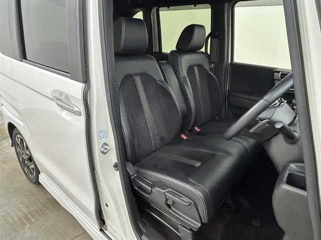 ホンダ Ｎ ＢＯＸ カスタム G L ターボ ホンダセンシング 岡山県 2019(令1)年 4万km プラチナホワイトパール 純正ナビ/【Bluetooth/フルセグTV/CD/DVD/USB接続】/型番:VXM-204VFi/前席シートヒーター/ハーフレザーシート/バックカメラ　/ビルトインＥＴＣ/パドルシフト/両側パワースライドドア/レーダークルーズコントロール/衝突軽減ブレーキシステム/ＬＥＤヘッドライト/LEDフォグランプ/後席サンシェイド/純正フロアマット/純正15インチアルミホイール/プッシュスタート/スマートキー×2/エンジンスターター×1/取扱説明書/ナビ取扱説明書