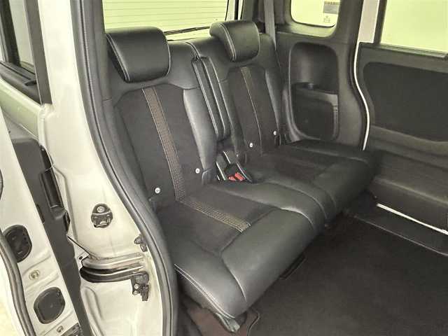 ホンダ Ｎ ＢＯＸ カスタム G L ターボ ホンダセンシング 岡山県 2019(令1)年 4万km プラチナホワイトパール 純正ナビ/【Bluetooth/フルセグTV/CD/DVD/USB接続】/型番:VXM-204VFi/前席シートヒーター/ハーフレザーシート/バックカメラ　/ビルトインＥＴＣ/パドルシフト/両側パワースライドドア/レーダークルーズコントロール/衝突軽減ブレーキシステム/ＬＥＤヘッドライト/LEDフォグランプ/後席サンシェイド/純正フロアマット/純正15インチアルミホイール/プッシュスタート/スマートキー×2/エンジンスターター×1/取扱説明書/ナビ取扱説明書