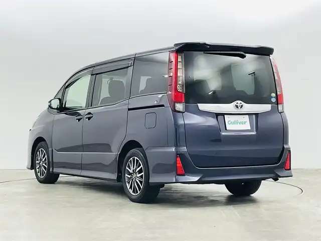 トヨタ ノア Si 福島県 2014(平26)年 5.4万km ダークバイオレットマイカメタリック トヨタセーフティセンスC/・プリクラッシュセーフティ/・レーンディパーチャーアラート/・オートマチックハイビーム/・先行車発進お知らせ機能/純正7インチナビ/・ワンセグTV/BT/SD/CD/DVD/FM/AM/・バックカメラ/・ビルトインETC/・後席フリップダウンモニター/革張りステアリング/・ステアリングスイッチ/電動格納ミラー/・ウィンカーミラー/LEDヘッドライト/・オートライト/・フォグランプ/純正フロアマット/ドアバイザー