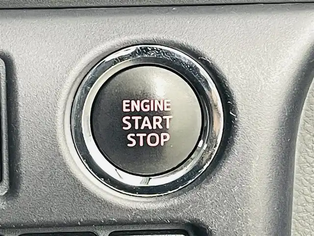 トヨタ ノア Si 福島県 2014(平26)年 5.4万km ダークバイオレットマイカメタリック トヨタセーフティセンスC/・プリクラッシュセーフティ/・レーンディパーチャーアラート/・オートマチックハイビーム/・先行車発進お知らせ機能/純正7インチナビ/・ワンセグTV/BT/SD/CD/DVD/FM/AM/・バックカメラ/・ビルトインETC/・後席フリップダウンモニター/革張りステアリング/・ステアリングスイッチ/電動格納ミラー/・ウィンカーミラー/LEDヘッドライト/・オートライト/・フォグランプ/純正フロアマット/ドアバイザー