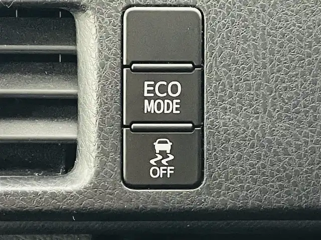 トヨタ ノア Si 福島県 2014(平26)年 5.4万km ダークバイオレットマイカメタリック トヨタセーフティセンスC/・プリクラッシュセーフティ/・レーンディパーチャーアラート/・オートマチックハイビーム/・先行車発進お知らせ機能/純正7インチナビ/・ワンセグTV/BT/SD/CD/DVD/FM/AM/・バックカメラ/・ビルトインETC/・後席フリップダウンモニター/革張りステアリング/・ステアリングスイッチ/電動格納ミラー/・ウィンカーミラー/LEDヘッドライト/・オートライト/・フォグランプ/純正フロアマット/ドアバイザー