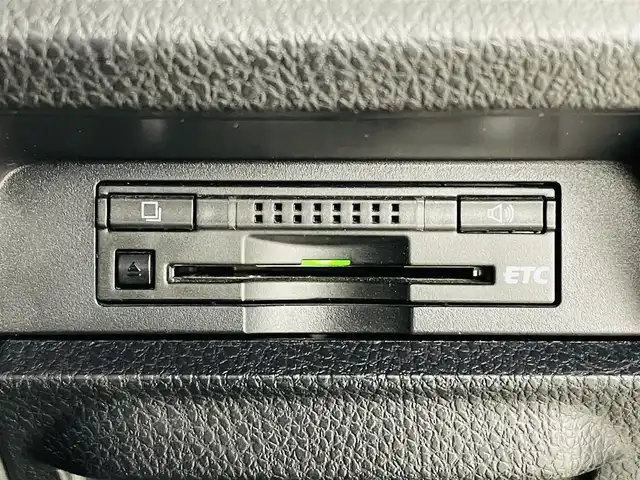 トヨタ ノア Si 福島県 2014(平26)年 5.4万km ダークバイオレットマイカメタリック トヨタセーフティセンスC/・プリクラッシュセーフティ/・レーンディパーチャーアラート/・オートマチックハイビーム/・先行車発進お知らせ機能/純正7インチナビ/・ワンセグTV/BT/SD/CD/DVD/FM/AM/・バックカメラ/・ビルトインETC/・後席フリップダウンモニター/革張りステアリング/・ステアリングスイッチ/電動格納ミラー/・ウィンカーミラー/LEDヘッドライト/・オートライト/・フォグランプ/純正フロアマット/ドアバイザー