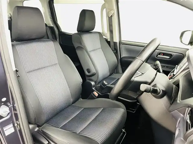 トヨタ ノア Si 福島県 2014(平26)年 5.4万km ダークバイオレットマイカメタリック トヨタセーフティセンスC/・プリクラッシュセーフティ/・レーンディパーチャーアラート/・オートマチックハイビーム/・先行車発進お知らせ機能/純正7インチナビ/・ワンセグTV/BT/SD/CD/DVD/FM/AM/・バックカメラ/・ビルトインETC/・後席フリップダウンモニター/革張りステアリング/・ステアリングスイッチ/電動格納ミラー/・ウィンカーミラー/LEDヘッドライト/・オートライト/・フォグランプ/純正フロアマット/ドアバイザー