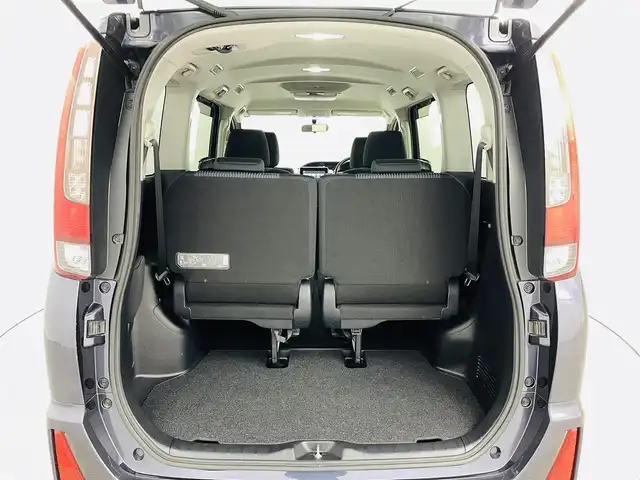 トヨタ ノア Si 福島県 2014(平26)年 5.4万km ダークバイオレットマイカメタリック トヨタセーフティセンスC/・プリクラッシュセーフティ/・レーンディパーチャーアラート/・オートマチックハイビーム/・先行車発進お知らせ機能/純正7インチナビ/・ワンセグTV/BT/SD/CD/DVD/FM/AM/・バックカメラ/・ビルトインETC/・後席フリップダウンモニター/革張りステアリング/・ステアリングスイッチ/電動格納ミラー/・ウィンカーミラー/LEDヘッドライト/・オートライト/・フォグランプ/純正フロアマット/ドアバイザー