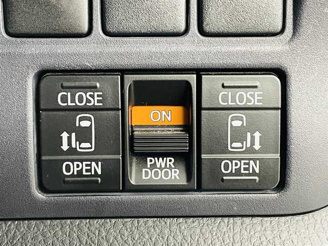 トヨタ ノア Si 長野県 2014(平26)年 5.4万km ダークバイオレットマイカメタリック トヨタセーフティセンスC/・プリクラッシュセーフティ/・レーンディパーチャーアラート/・オートマチックハイビーム/・先行車発進お知らせ機能/純正7インチナビ/・ワンセグTV/BT/SD/CD/DVD/FM/AM/・バックカメラ/・ビルトインETC/・後席フリップダウンモニター/革張りステアリング/・ステアリングスイッチ/電動格納ミラー/・ウィンカーミラー/LEDヘッドライト/・オートライト/・フォグランプ/純正フロアマット/ドアバイザー