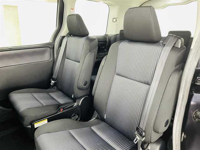 トヨタ ノア Si 長野県 2014(平26)年 5.4万km ダークバイオレットマイカメタリック トヨタセーフティセンスC/・プリクラッシュセーフティ/・レーンディパーチャーアラート/・オートマチックハイビーム/・先行車発進お知らせ機能/純正7インチナビ/・ワンセグTV/BT/SD/CD/DVD/FM/AM/・バックカメラ/・ビルトインETC/・後席フリップダウンモニター/革張りステアリング/・ステアリングスイッチ/電動格納ミラー/・ウィンカーミラー/LEDヘッドライト/・オートライト/・フォグランプ/純正フロアマット/ドアバイザー