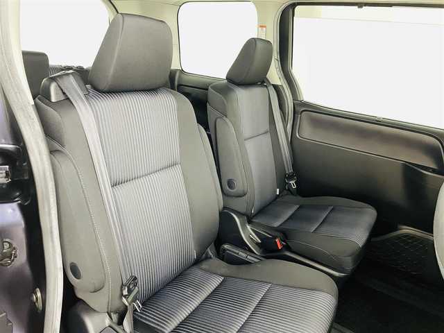 トヨタ ノア Si 長野県 2014(平26)年 5.4万km ダークバイオレットマイカメタリック トヨタセーフティセンスC/・プリクラッシュセーフティ/・レーンディパーチャーアラート/・オートマチックハイビーム/・先行車発進お知らせ機能/純正7インチナビ/・ワンセグTV/BT/SD/CD/DVD/FM/AM/・バックカメラ/・ビルトインETC/・後席フリップダウンモニター/革張りステアリング/・ステアリングスイッチ/電動格納ミラー/・ウィンカーミラー/LEDヘッドライト/・オートライト/・フォグランプ/純正フロアマット/ドアバイザー