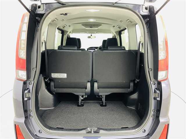 トヨタ ノア Si 長野県 2014(平26)年 5.4万km ダークバイオレットマイカメタリック トヨタセーフティセンスC/・プリクラッシュセーフティ/・レーンディパーチャーアラート/・オートマチックハイビーム/・先行車発進お知らせ機能/純正7インチナビ/・ワンセグTV/BT/SD/CD/DVD/FM/AM/・バックカメラ/・ビルトインETC/・後席フリップダウンモニター/革張りステアリング/・ステアリングスイッチ/電動格納ミラー/・ウィンカーミラー/LEDヘッドライト/・オートライト/・フォグランプ/純正フロアマット/ドアバイザー