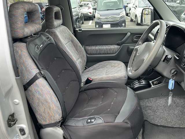 スズキ ジムニー XG 岐阜県 2001(平13)年 15.8万km シルキーシルバーメタリック 登録時走行距離157387km/ルーフレール/背面タイヤ/オーディオ/リモコンキー/布系シート/フルフラットシート/純正フロアマット/エアコン/ハロゲンヘッドライト/エアバッグ運転席・助手席/パワーウィンドウ／パワーステアリング