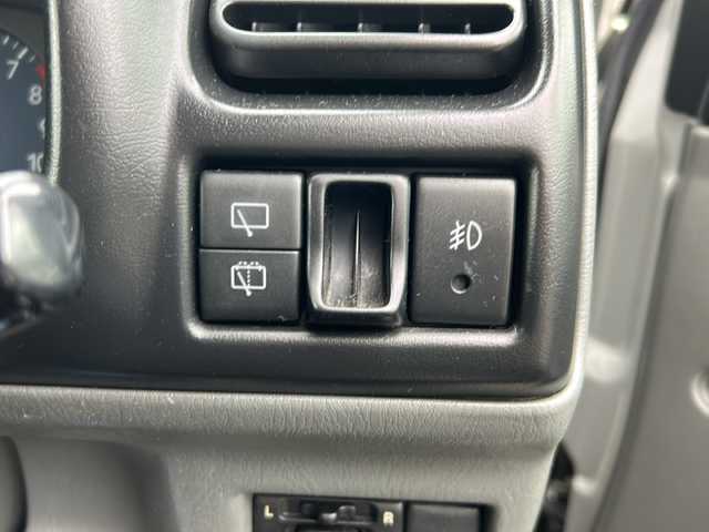 スズキ ジムニー XG 岐阜県 2001(平13)年 15.8万km シルキーシルバーメタリック 登録時走行距離157387km/ルーフレール/背面タイヤ/オーディオ/リモコンキー/布系シート/フルフラットシート/純正フロアマット/エアコン/ハロゲンヘッドライト/エアバッグ運転席・助手席/パワーウィンドウ／パワーステアリング