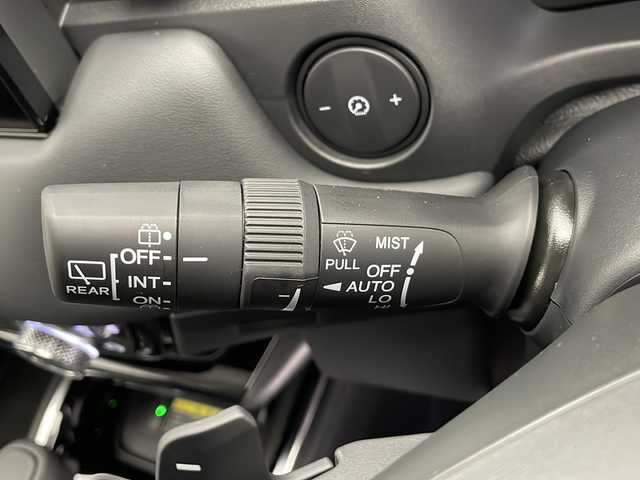 ホンダ ヴェゼル ハイブリッド e:HEV Z 長野県 2025(令7)年 0.1千km クリスタルブラックパール ホンダ純正ナビ/Bluetooth Audio/Apple car play/フルセグＴＶ/バックカメラ/衝突被害軽減ブレーキ/レーダークルーズコントロール/ブラインドスポットモニター/レーンキープアシスト/ハーフレザーシート/前席シートヒーター/ステアリングヒーター/パワーバックドア/ワイヤレス充電/LEDヘッドライト/オートライト/スマートキーx2/プッシュスタート/パドルシフト/ETC2.0