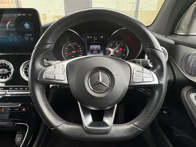 メルセデス・ベンツ ＧＬＣ２２０ d 4マチックスポーツ 本革 石川県 2017(平29)年 5.9万km 黒 4WD/サンルーフ/純正HDDナビ/Burmesterプレミアムサウンド/フルセグTV/車外カメラ（バック/フロント/サイド）/前後ドライブレコーダー/ETC/アダプティブクルーズコントロール/ヘッドアップディスプレイ/ステアリングアシスト/全席シートヒーター/パワーシート（D+N席）/パワーバックドア/アンチロック・ブレーキ・システム/衝突被害軽減システム/横滑り防止装置/前後コーナーセンサー/レーンキープアシスト/盗難防止装置/パーキングアシスト/オートマチックハイビーム/純正アルミホイール/スマートキー