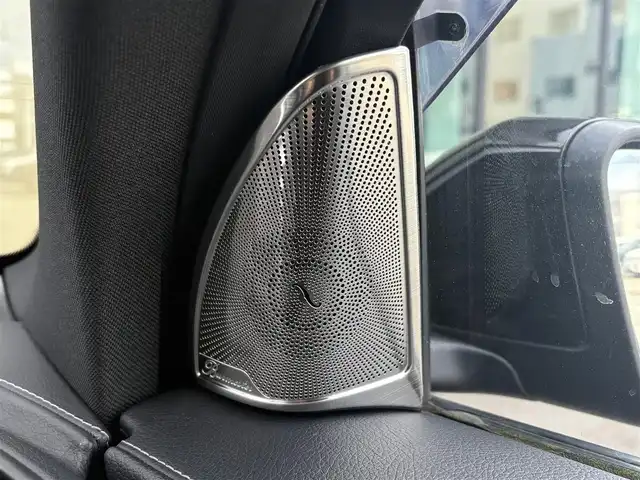 メルセデス・ベンツ ＧＬＣ２２０ d 4マチックスポーツ 本革 石川県 2017(平29)年 5.9万km 黒 4WD/サンルーフ/純正HDDナビ/Burmesterプレミアムサウンド/フルセグTV/車外カメラ（バック/フロント/サイド）/前後ドライブレコーダー/ETC/アダプティブクルーズコントロール/ヘッドアップディスプレイ/ステアリングアシスト/全席シートヒーター/パワーシート（D+N席）/パワーバックドア/アンチロック・ブレーキ・システム/衝突被害軽減システム/横滑り防止装置/前後コーナーセンサー/レーンキープアシスト/盗難防止装置/パーキングアシスト/オートマチックハイビーム/純正アルミホイール/スマートキー