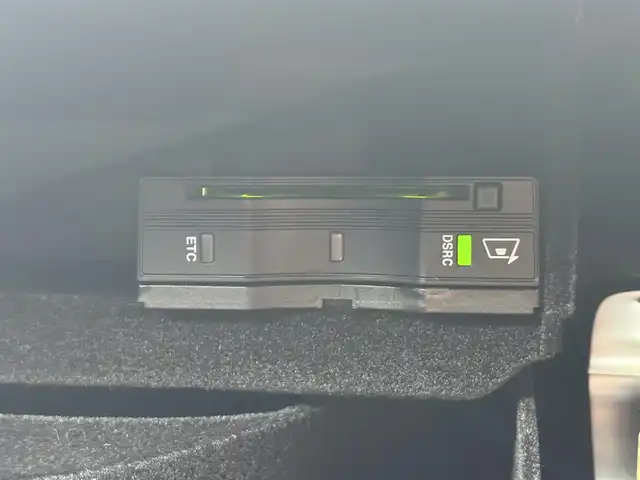 メルセデス・ベンツ ＧＬＣ２２０ d 4マチックスポーツ 本革 石川県 2017(平29)年 5.9万km 黒 4WD/サンルーフ/純正HDDナビ/Burmesterプレミアムサウンド/フルセグTV/車外カメラ（バック/フロント/サイド）/前後ドライブレコーダー/ETC/アダプティブクルーズコントロール/ヘッドアップディスプレイ/ステアリングアシスト/全席シートヒーター/パワーシート（D+N席）/パワーバックドア/アンチロック・ブレーキ・システム/衝突被害軽減システム/横滑り防止装置/前後コーナーセンサー/レーンキープアシスト/盗難防止装置/パーキングアシスト/オートマチックハイビーム/純正アルミホイール/スマートキー