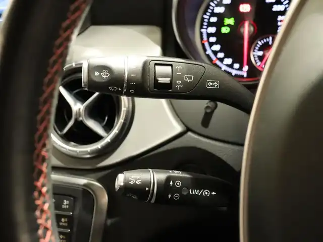 メルセデス・ベンツ ＣＬＡ１８０ Sブレイク　スポーツ 静岡県 2017(平29)年 4.9万km マウンテングレー 衝突軽減ブレーキ　/半革　/ＡＣＣ　/純正ナビＴＶ　/ＬＥＤ　/ＥＴＣ　/キーレスゴー　/ＢＳＭ　/ＬＫＡ　/パドルシフト　/パワーシート／ヒーター　/バックカメラ　/純正１８ＡＷ　/アイドリングストップ　/プッシュスタート