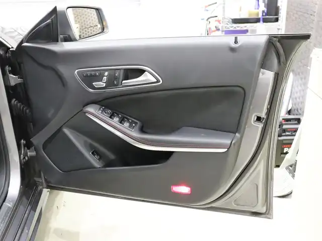 メルセデス・ベンツ ＣＬＡ１８０ Sブレイク　スポーツ 静岡県 2017(平29)年 4.9万km マウンテングレー 衝突軽減ブレーキ　/半革　/ＡＣＣ　/純正ナビＴＶ　/ＬＥＤ　/ＥＴＣ　/キーレスゴー　/ＢＳＭ　/ＬＫＡ　/パドルシフト　/パワーシート／ヒーター　/バックカメラ　/純正１８ＡＷ　/アイドリングストップ　/プッシュスタート