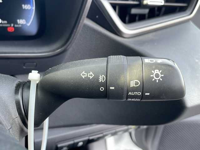 トヨタ カローラツーリング ハイブリッド ダブルバイビー 新潟県 2023(令5)年 6.5万km プラチナホワイトパールマイカ 純正ナビ（BT/DTV/FM/AM/フルセグ）/前席シートヒーター/ステアリングヒーター/オートライト/ハーフレザーシート/ETC2.0/ステアリングスイッチ/パーキングアシスト/フォグランプ/電動格納ウィンカーミラー/ドアバイザー