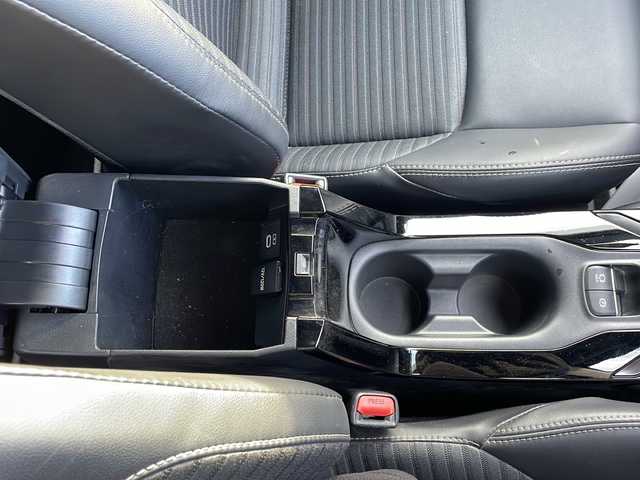 トヨタ カローラツーリング ハイブリッド ダブルバイビー 新潟県 2023(令5)年 6.5万km プラチナホワイトパールマイカ 純正ナビ（BT/DTV/FM/AM/フルセグ）/前席シートヒーター/ステアリングヒーター/オートライト/ハーフレザーシート/ETC2.0/ステアリングスイッチ/パーキングアシスト/フォグランプ/電動格納ウィンカーミラー/ドアバイザー