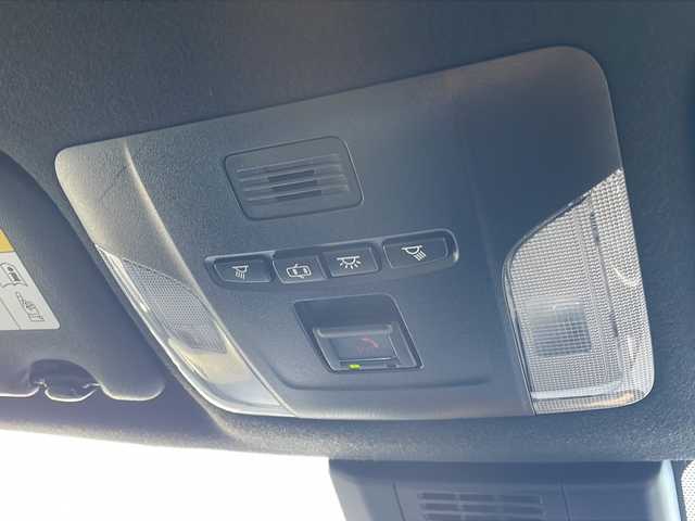 トヨタ カローラツーリング ハイブリッド ダブルバイビー 新潟県 2023(令5)年 6.5万km プラチナホワイトパールマイカ 純正ナビ（BT/DTV/FM/AM/フルセグ）/前席シートヒーター/ステアリングヒーター/オートライト/ハーフレザーシート/ETC2.0/ステアリングスイッチ/パーキングアシスト/フォグランプ/電動格納ウィンカーミラー/ドアバイザー