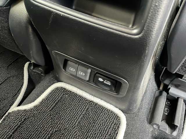 トヨタ カローラツーリング ハイブリッド ダブルバイビー 新潟県 2023(令5)年 6.5万km プラチナホワイトパールマイカ 純正ナビ（BT/DTV/FM/AM/フルセグ）/前席シートヒーター/ステアリングヒーター/オートライト/ハーフレザーシート/ETC2.0/ステアリングスイッチ/パーキングアシスト/フォグランプ/電動格納ウィンカーミラー/ドアバイザー