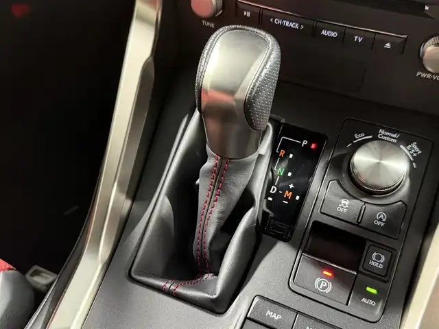 レクサス ＮＸ 300 Fスポーツ 大阪府 2018(平30)年 2.6万km グラファイトブラックガラスフレーク 純正ナビ  TRDエアロ 3眼LED 衝突軽減B レーンアシスト レーダークルーズC 赤革シート シートヒーター エアシート パワーシートバック/サイドカメラ ETC ステアリングヒーター パワーバックドア