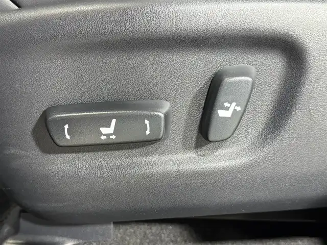 レクサス ＮＸ 300 Fスポーツ 大阪府 2018(平30)年 2.6万km グラファイトブラックガラスフレーク 純正ナビ  TRDエアロ 3眼LED 衝突軽減B レーンアシスト レーダークルーズC 赤革シート シートヒーター エアシート パワーシートバック/サイドカメラ ETC ステアリングヒーター パワーバックドア