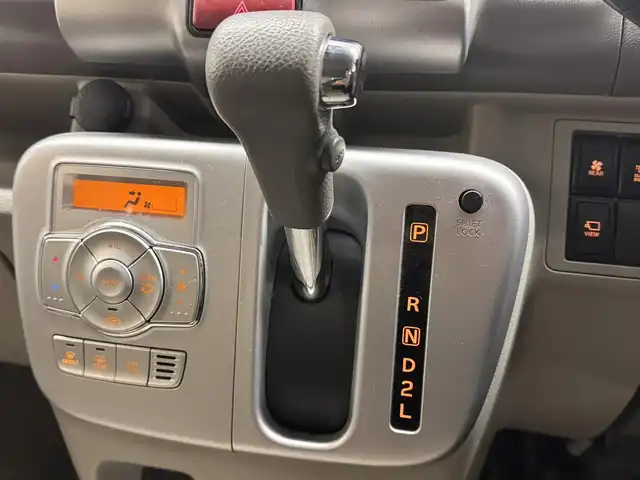 スズキ エブリィ ワゴン PZターボ スペシャル 三重県 2017(平29)年 6.6万km パールホワイト ガソリン・ターボ/キャブオーバーFR/インパネ4AT/ストラーダ 7インチナビ CN-RA03WD/（FM/AM/SD/iPod/TV/USB/Bluetooth/MEMORY MUSIC/CD/DVD/VTR）/バックアイカメラ/両側パワースライドドア/ドライブレコーダー 前後/ETC2.0/安全/・レーダーブレーキサポート/・ESP（横すべり防止機能）/・ヒルホールドコントロール（坂道発進補助）/・運転席、助手席エアバッグ/装備/・電動オートステップ/・オートエアコン/・リアヒーター/・オートライト/・ディスチャージヘッドライト/・フロントフォグライト/・ステアリングスイッチ/・純正14inAW/・電動格納ドアミラー/・パワーステアリング/・パワーウインドウ/・プッシュスタート/・スマートキーx1/・保/取/など