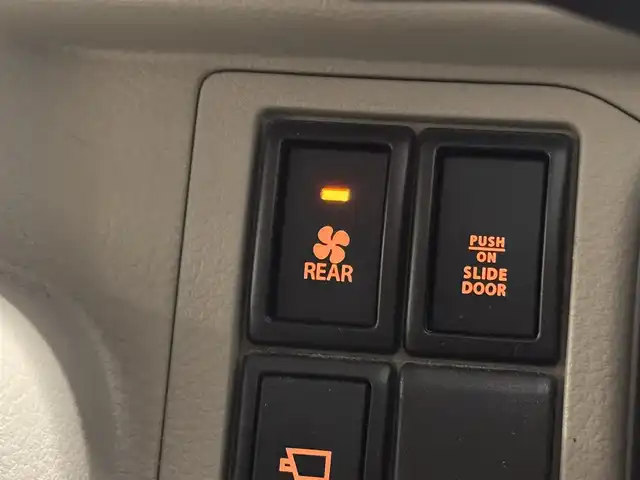 スズキ エブリィ ワゴン PZターボ スペシャル 三重県 2017(平29)年 6.6万km パールホワイト ガソリン・ターボ/キャブオーバーFR/インパネ4AT/ストラーダ 7インチナビ CN-RA03WD/（FM/AM/SD/iPod/TV/USB/Bluetooth/MEMORY MUSIC/CD/DVD/VTR）/バックアイカメラ/両側パワースライドドア/ドライブレコーダー 前後/ETC2.0/安全/・レーダーブレーキサポート/・ESP（横すべり防止機能）/・ヒルホールドコントロール（坂道発進補助）/・運転席、助手席エアバッグ/装備/・電動オートステップ/・オートエアコン/・リアヒーター/・オートライト/・ディスチャージヘッドライト/・フロントフォグライト/・ステアリングスイッチ/・純正14inAW/・電動格納ドアミラー/・パワーステアリング/・パワーウインドウ/・プッシュスタート/・スマートキーx1/・保/取/など