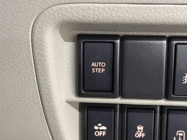 スズキ エブリィ ワゴン PZターボ スペシャル 三重県 2017(平29)年 6.6万km パールホワイト ガソリン・ターボ/キャブオーバーFR/インパネ4AT/ストラーダ 7インチナビ CN-RA03WD/（FM/AM/SD/iPod/TV/USB/Bluetooth/MEMORY MUSIC/CD/DVD/VTR）/バックアイカメラ/両側パワースライドドア/ドライブレコーダー 前後/ETC2.0/安全/・レーダーブレーキサポート/・ESP（横すべり防止機能）/・ヒルホールドコントロール（坂道発進補助）/・運転席、助手席エアバッグ/装備/・電動オートステップ/・オートエアコン/・リアヒーター/・オートライト/・ディスチャージヘッドライト/・フロントフォグライト/・ステアリングスイッチ/・純正14inAW/・電動格納ドアミラー/・パワーステアリング/・パワーウインドウ/・プッシュスタート/・スマートキーx1/・保/取/など