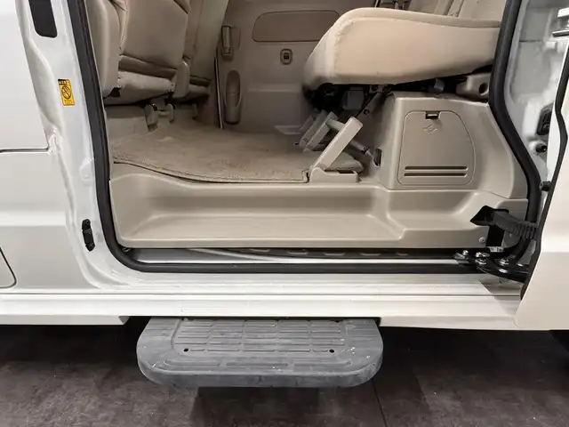 スズキ エブリィ ワゴン PZターボ スペシャル 三重県 2017(平29)年 6.6万km パールホワイト ガソリン・ターボ/キャブオーバーFR/インパネ4AT/ストラーダ 7インチナビ CN-RA03WD/（FM/AM/SD/iPod/TV/USB/Bluetooth/MEMORY MUSIC/CD/DVD/VTR）/バックアイカメラ/両側パワースライドドア/ドライブレコーダー 前後/ETC2.0/安全/・レーダーブレーキサポート/・ESP（横すべり防止機能）/・ヒルホールドコントロール（坂道発進補助）/・運転席、助手席エアバッグ/装備/・電動オートステップ/・オートエアコン/・リアヒーター/・オートライト/・ディスチャージヘッドライト/・フロントフォグライト/・ステアリングスイッチ/・純正14inAW/・電動格納ドアミラー/・パワーステアリング/・パワーウインドウ/・プッシュスタート/・スマートキーx1/・保/取/など