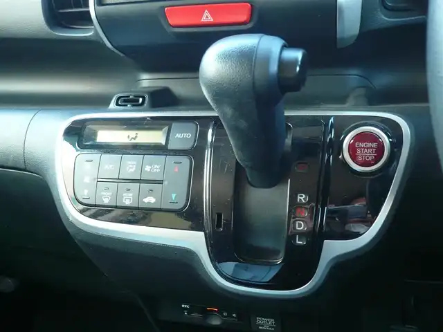 ホンダ Ｎ ＢＯＸ G Lパッケージ 静岡県 2016(平28)年 3.3万km プレミアムホワイトパールⅡ 禁煙車/片側パワースライドドア/ECLIPSE:AVN-G05/(CD/DVD/AM/FM/フルセグTV)/バックカメラ/ビルトインETC/後席ロールサンシェード/ウインカー付電動格納ミラー/純正フロアマット・バイザー/プッシュスタート・スマートキー/スペアキー/保証書・取扱説明書