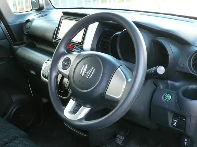 ホンダ Ｎ ＢＯＸ G Lパッケージ 静岡県 2016(平28)年 3.3万km プレミアムホワイトパールⅡ 禁煙車/片側パワースライドドア/ECLIPSE:AVN-G05/(CD/DVD/AM/FM/フルセグTV)/バックカメラ/ビルトインETC/後席ロールサンシェード/ウインカー付電動格納ミラー/純正フロアマット・バイザー/プッシュスタート・スマートキー/スペアキー/保証書・取扱説明書