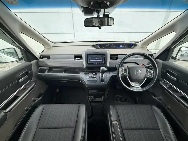 ホンダ フリード G ホンダセンシング 千葉県 2017(平29)年 13.7万km ホワイトオーキッドパール 純正ナビ　/ＣＤ/ＤＶＤ/ＳＤ/Ｂｌｕｅｔｏｏｔｈ/フルセグTV/バックカメラ　/ＥＴＣ　/両側パワースライドドア　/純正AW付サマータイヤ積み込みあり　/ステアリングスイッチ　/LEDヘッドライト/オートライト