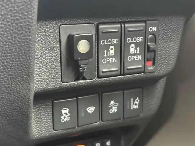 ホンダ フリード G ホンダセンシング 千葉県 2017(平29)年 13.7万km ホワイトオーキッドパール 純正ナビ　/ＣＤ/ＤＶＤ/ＳＤ/Ｂｌｕｅｔｏｏｔｈ/フルセグTV/バックカメラ　/ＥＴＣ　/両側パワースライドドア　/純正AW付サマータイヤ積み込みあり　/ステアリングスイッチ　/LEDヘッドライト/オートライト