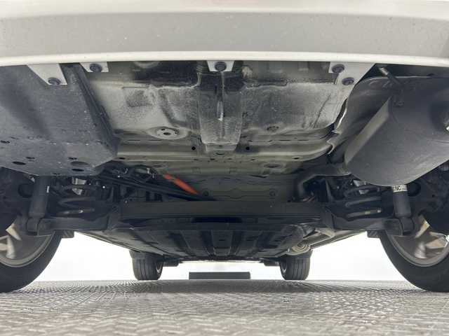 ホンダ ヴェゼル ハイブリッド e:HEV Z 神奈川県 2021(令3)年 2.7万km プラチナホワイトパール 無限グリル/ホンダコネクトディスプレイ/純正9型ワイドディスプレイオーディオ/インターナビ/プレミアムオーディオ/マルチビューカメラ/フルセグ　Bluetooth　USB/パワーバックドア/ホンダセンシング/ブラインドスポットインフォメーション/衝突軽減ブレーキ/誤発進抑制機能/後方誤発進抑制機能/近距離衝突軽減ブレーキ/歩行者事故低減ステアリング/路外逸脱抑制機能/アダブティブクルーズコントロール/車線維持支援システム/先行車発進お知らせ機能/標識認識機能/オートハイビーム/パーキングセンサー/ETC2.0/後退出庫サポート/ワイヤレス充電/革巻きステアリング/パドルシフト/ステアリングヒーター/ステアリングスイッチ/合皮/ファブリックコンビシート/前席シートヒーター/ECO/SPORTモード/電動パーキングブレーキ/AVH/プッシュスタート/スマートキー/LEDヘッドランプ/LEDフロントフォグランプ/LEDアクティブコーナリングランプ/LEDシーケンシャルターンランプ/純正18インチアルミホイール/純正リアスポイラー