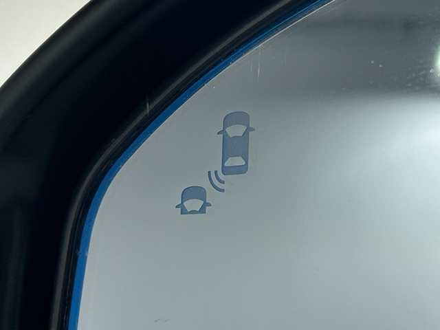 ホンダ ヴェゼル ハイブリッド e:HEV Z 神奈川県 2021(令3)年 2.7万km プラチナホワイトパール 無限グリル/ホンダコネクトディスプレイ/純正9型ワイドディスプレイオーディオ/インターナビ/プレミアムオーディオ/マルチビューカメラ/フルセグ　Bluetooth　USB/パワーバックドア/ホンダセンシング/ブラインドスポットインフォメーション/衝突軽減ブレーキ/誤発進抑制機能/後方誤発進抑制機能/近距離衝突軽減ブレーキ/歩行者事故低減ステアリング/路外逸脱抑制機能/アダブティブクルーズコントロール/車線維持支援システム/先行車発進お知らせ機能/標識認識機能/オートハイビーム/パーキングセンサー/ETC2.0/後退出庫サポート/ワイヤレス充電/革巻きステアリング/パドルシフト/ステアリングヒーター/ステアリングスイッチ/合皮/ファブリックコンビシート/前席シートヒーター/ECO/SPORTモード/電動パーキングブレーキ/AVH/プッシュスタート/スマートキー/LEDヘッドランプ/LEDフロントフォグランプ/LEDアクティブコーナリングランプ/LEDシーケンシャルターンランプ/純正18インチアルミホイール/純正リアスポイラー