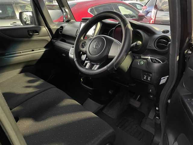 ホンダ Ｎ ＢＯＸ G SSパッケージ 滋賀県 2015(平27)年 7.3万km スマートブラック 純正７インチナビ/Bluetooth/CD/DVD/SD/IPOD/ワンセグ/両側電動スライド/バックカメラ/社外ドラレコ（前）/シートヒーター（D/N）/オートライト/プッシュスタート/スマートキー/ステアリングリモコン/スペアキー/ETC