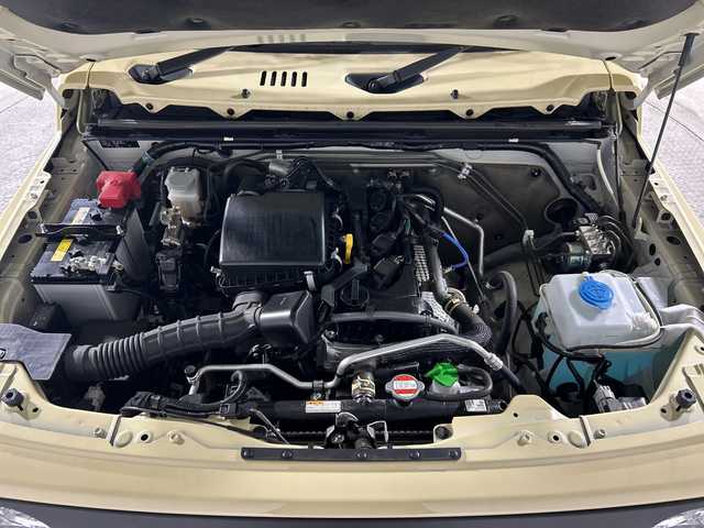 スズキ ジムニー シエラ JC 神奈川県 2023(令5)年 2.2万km シフォンアイボリーM スズキセーフティサポート/純正7型ナビ/・BT/フルセグTV/CD/DVD/SD/バックカメラ/ETC/シートヒーター(D/N)/革巻きステアリング/ステアリングスイッチ/Autoライト/クルーズコントロール/ダウンヒルアシストコントロール/アイドリングストップ機能/ヘッドライトウォッシャー/スマートキー/プッシュスタートボタン/電動格納ミラー/ウィンカーミラー/LEDヘッドライト/ミラーヒーター/純正フロアマット/純正15インチアルミホイール